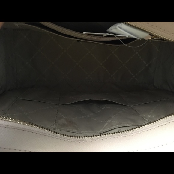 SOLD Micheal Kors Authentic leather satchel NTW - Picture 5 of 12